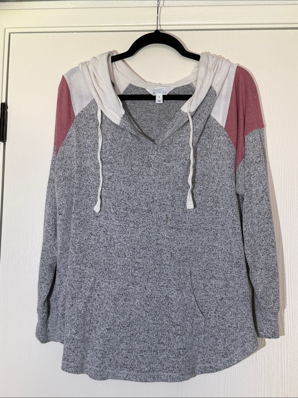 Market & Spruce Gray Hooded Pullover with Dusty Rose Accents
